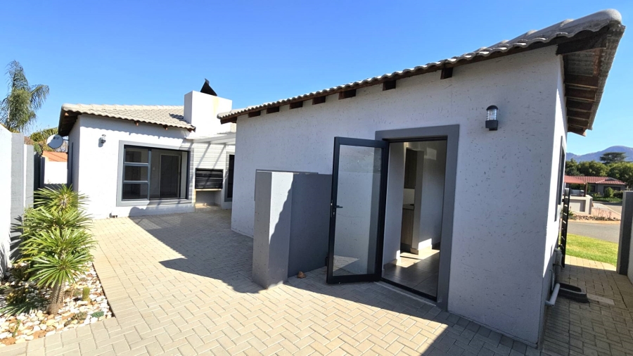 To Let 3 Bedroom Property for Rent in Melodie North West